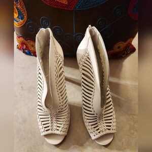VINCE CAMUTO Acha Cutout Peep Toe Bootie In Warm White Leather